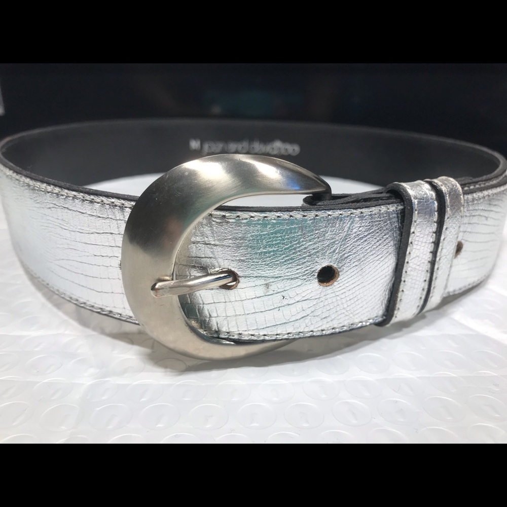 JOAN & DAVID, TOO Ladies Casual Silver Belt Size Medium EUC